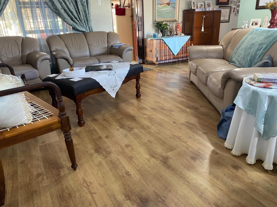 3 Bedroom Property for Sale in Deoville Park Western Cape